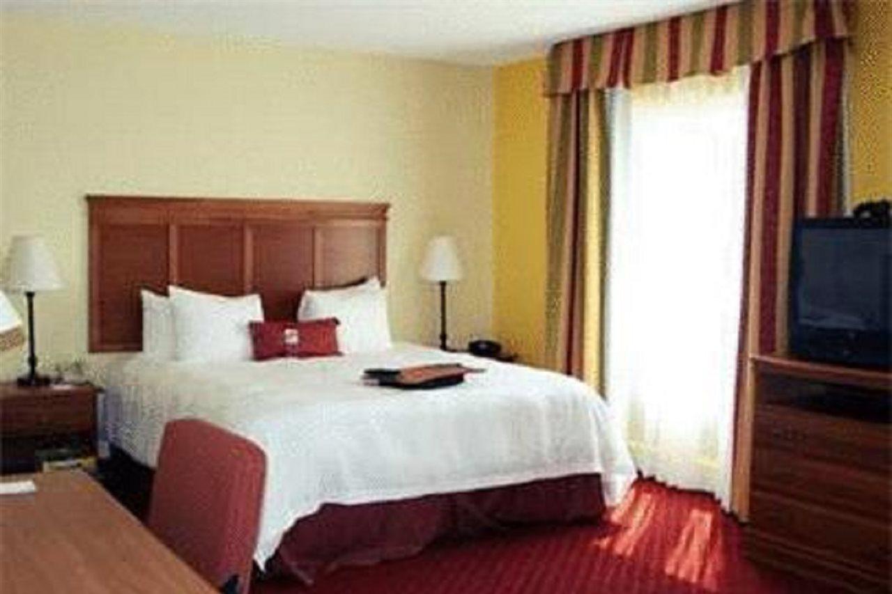 Hotel Hampton & East 3*