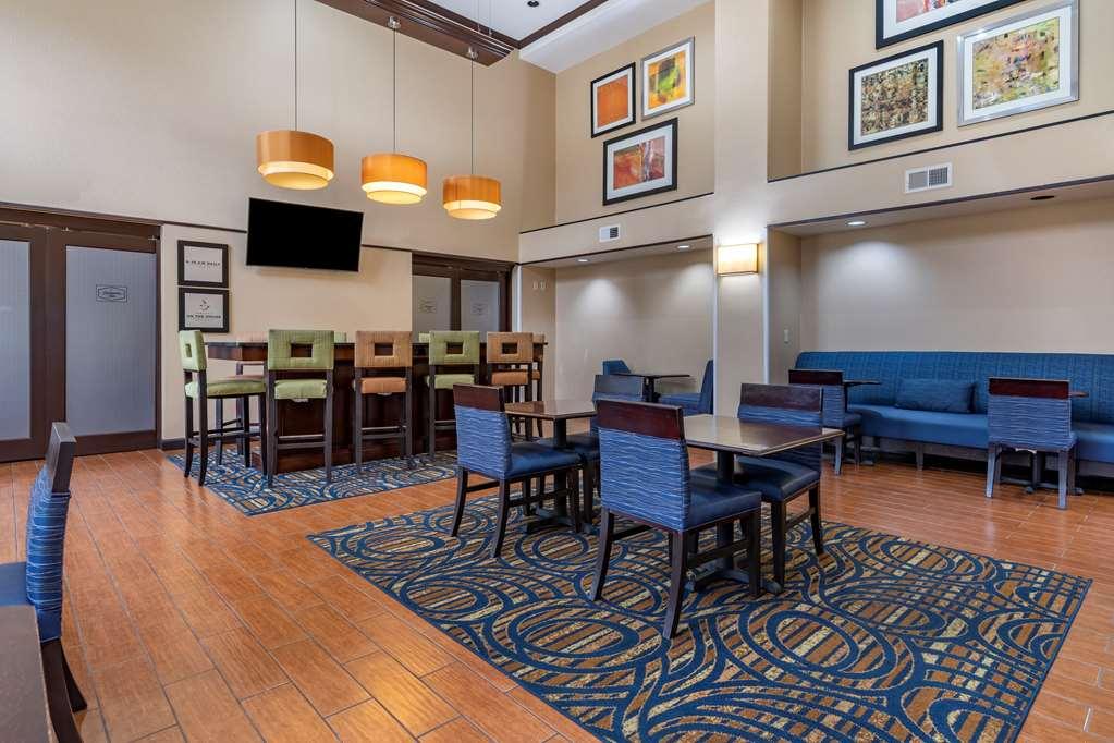 Hampton & East Hotel