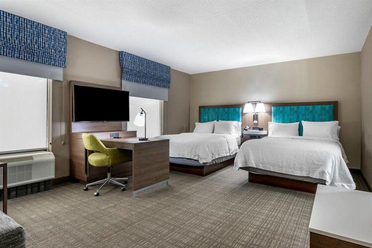 Hotel Hampton & East 3*