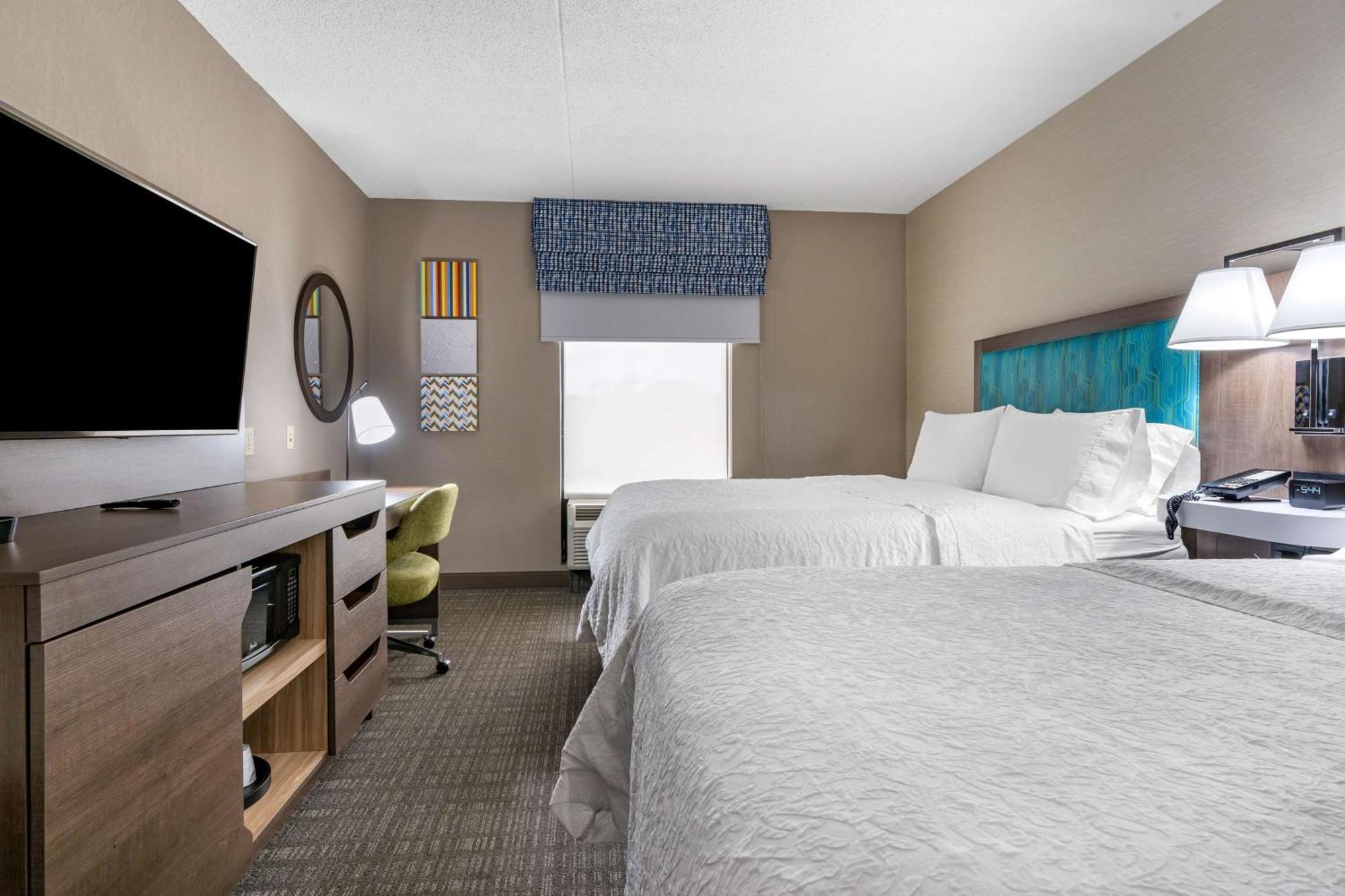 Hotel Hampton & East 3*