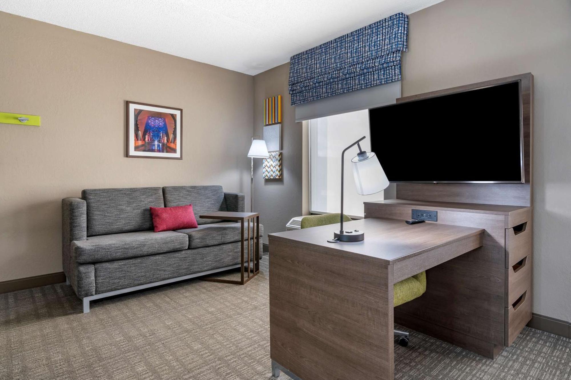 Hotel Hampton & East